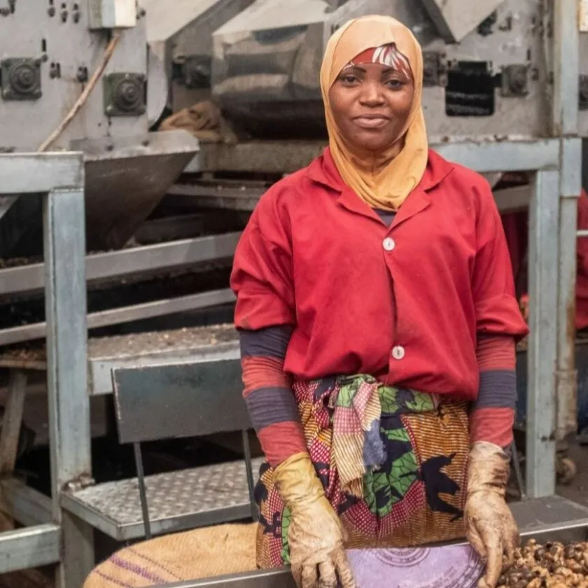 Ouvrière d'ETG dans une usine agricole